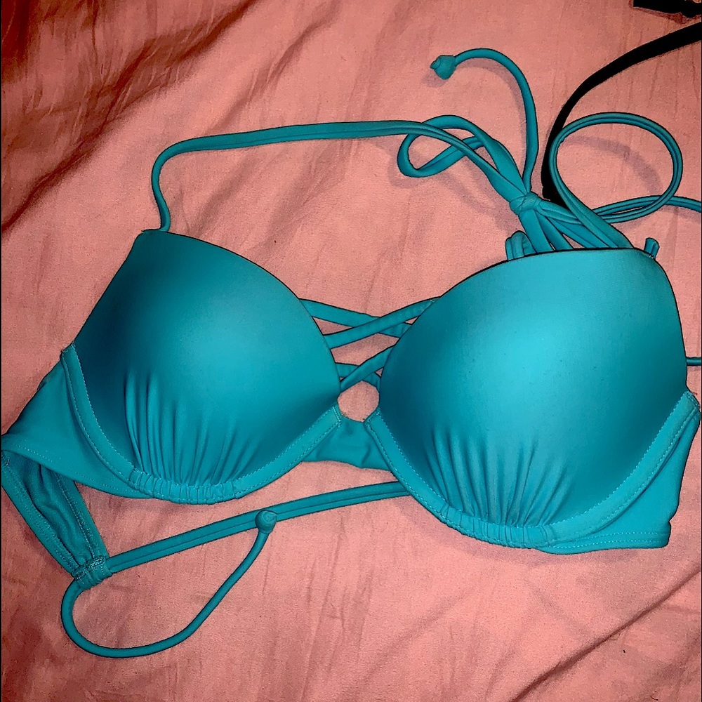 Super cute bikini top